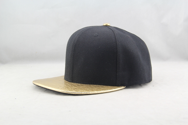snapback cap