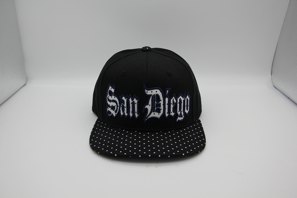 snapback cap