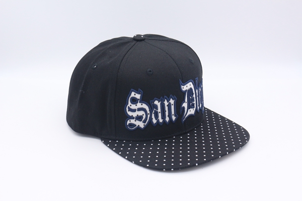 snapback cap