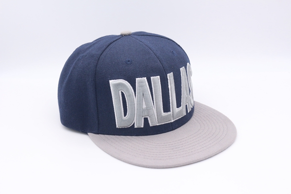 snapback cap